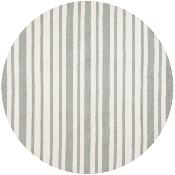 Safavieh Kids SFK917 Hand Tufted Rug