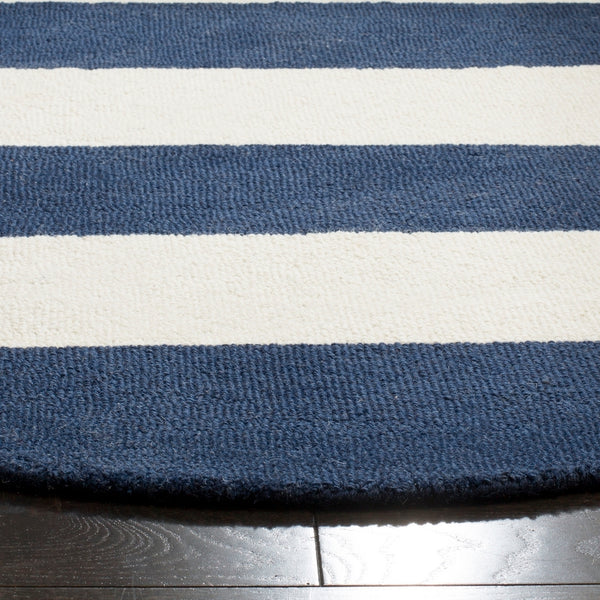 Safavieh Safavieh Kids 919 Stripe Hand Tufted Wool Rug SFK919N-3