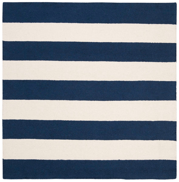 Safavieh Kids SFK919 Hand Tufted Rug