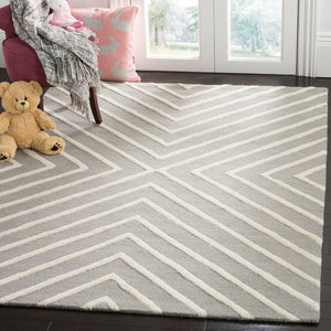 Safavieh Kids SFK920 Hand Tufted Rug