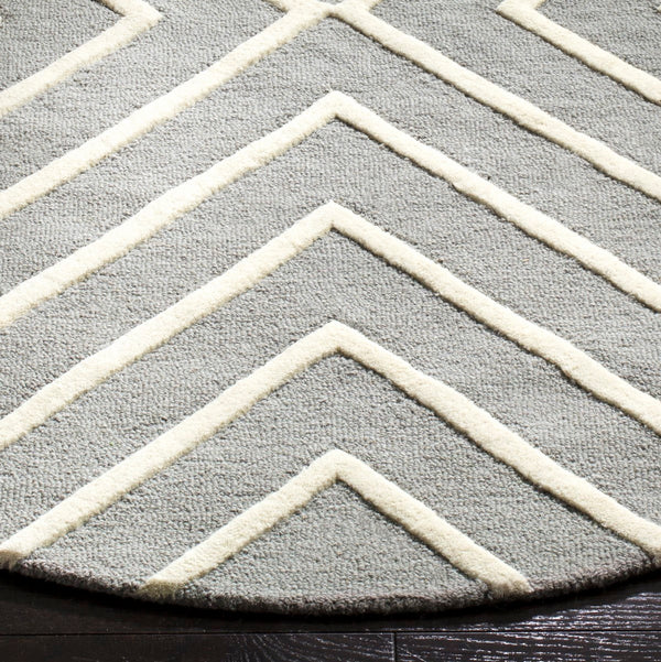 Safavieh Kids SFK920 Hand Tufted Rug
