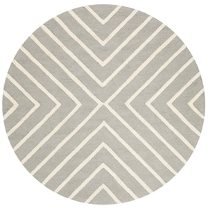 Safavieh Kids SFK920 Hand Tufted Rug