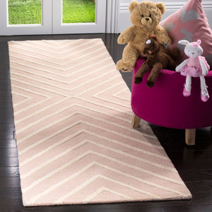 Safavieh Kids SFK920 Hand Tufted Rug