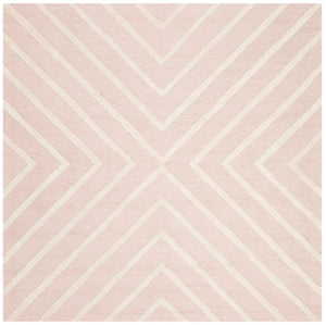 Safavieh Kids SFK920 Hand Tufted Rug