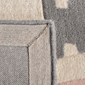 Safavieh Kids SFK922 Tufted Rug