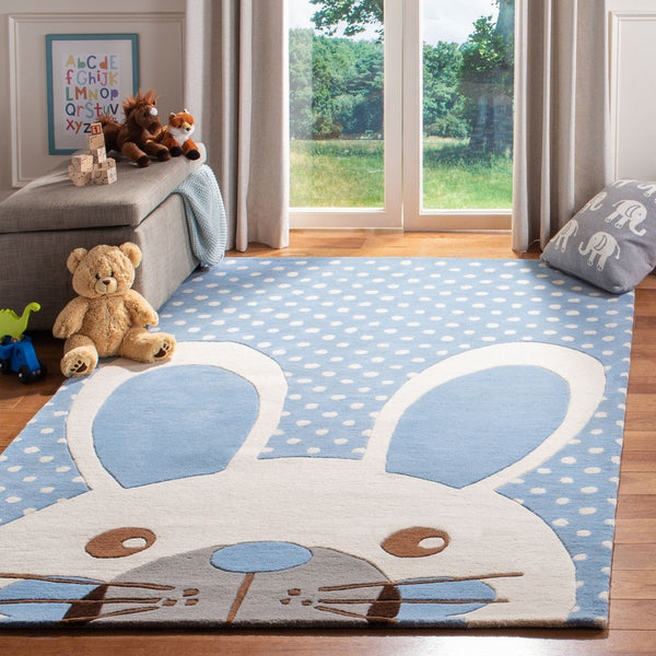 Safavieh Kids SFK922 Tufted Rug