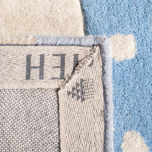 Safavieh Kids SFK922 Tufted Rug