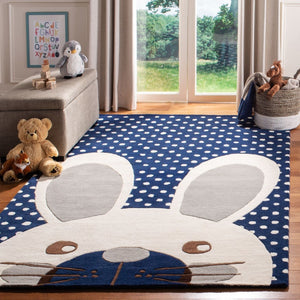 Safavieh Kids SFK922 Tufted Rug