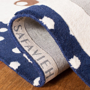Safavieh Kids SFK922 Tufted Rug