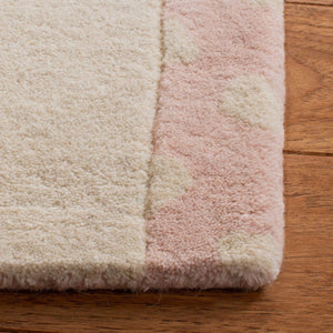 Safavieh Kids SFK922 Tufted Rug