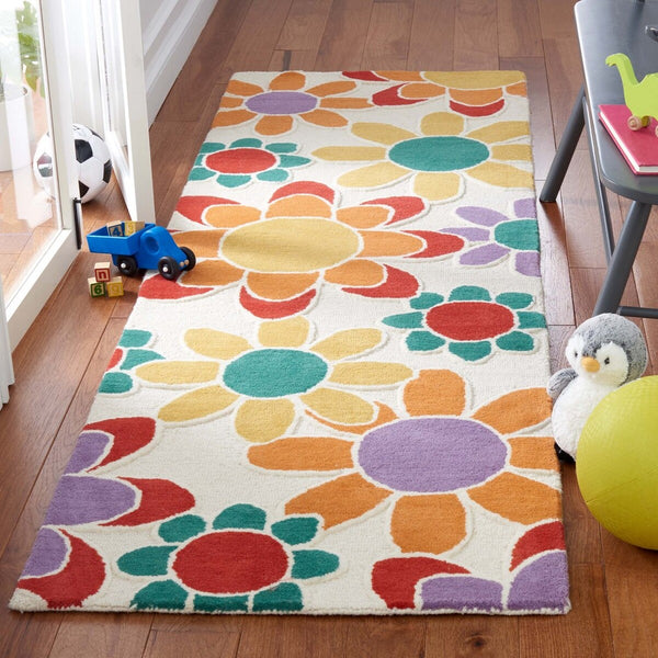 Safavieh Safavieh Kids  Hand Tufted 100% Wool Rug SFK923F-8