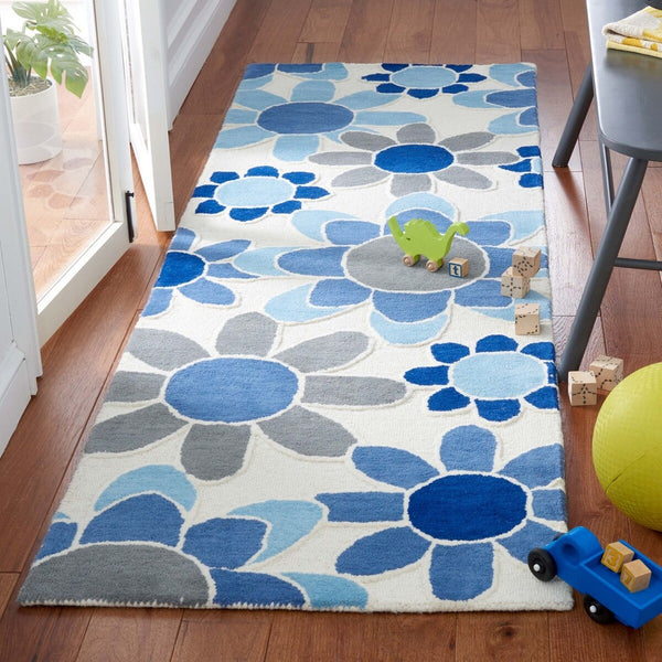 Safavieh Safavieh Kids  Hand Tufted 100% Wool Rug SFK923M-8