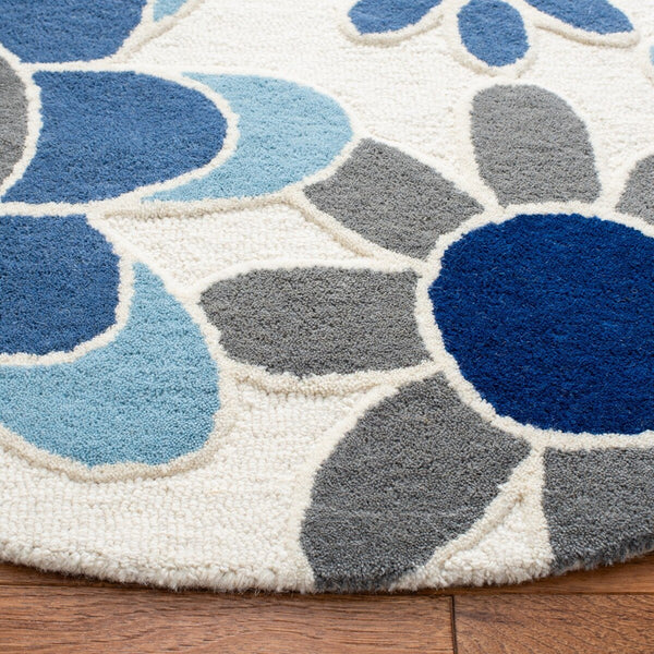 Safavieh Safavieh Kids  Hand Tufted 100% Wool Rug SFK923M-8