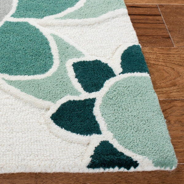 Safavieh Safavieh Kids  Hand Tufted 100% Wool Rug SFK923Y-8