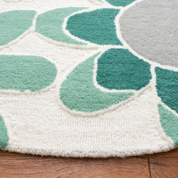 Safavieh Safavieh Kids  Hand Tufted 100% Wool Rug SFK923Y-8