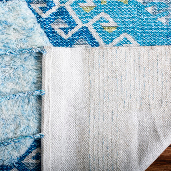 Safavieh Saffron SFN103 Hand Loomed Rug