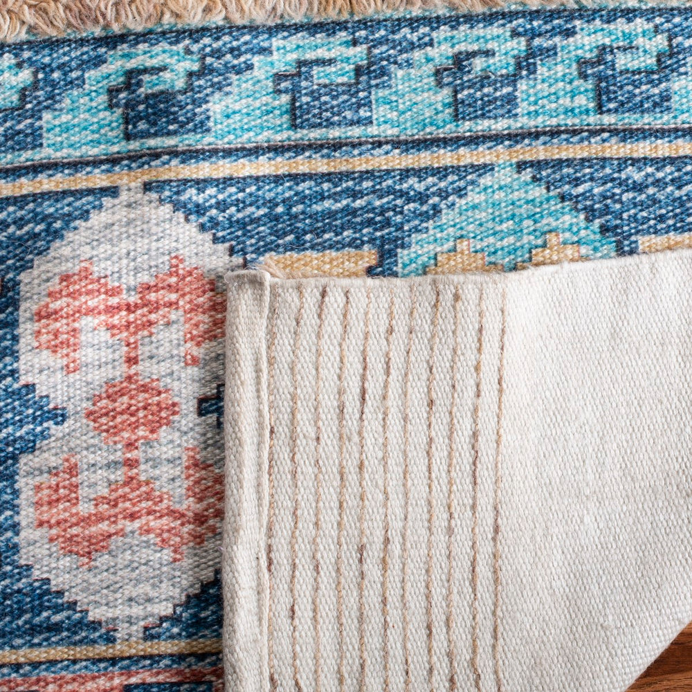 Safavieh Saffron SFN107 Hand Loomed Rug