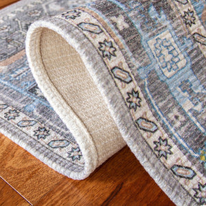 Safavieh Saffron SFN202 Power Loomed Rug