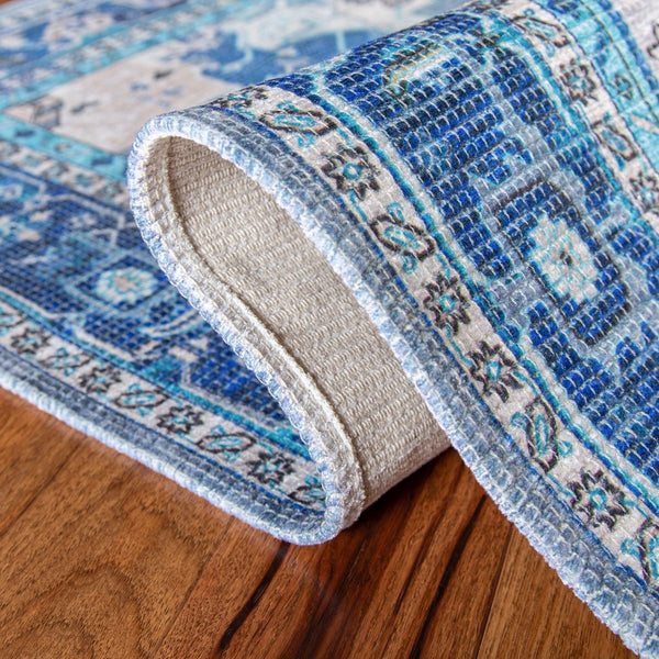 Safavieh Saffron SFN202 Power Loomed Rug