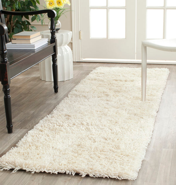 Safavieh Shag SG240 Hand Tufted Rug