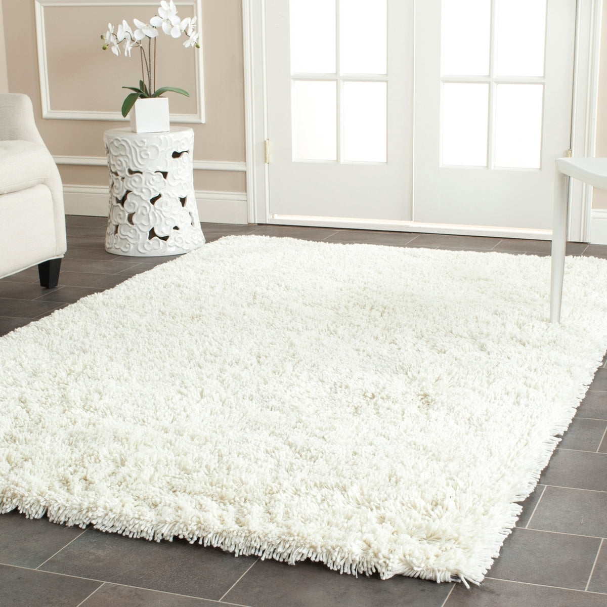 Pogged Rug Shag Luxurious Hand-Tufted Polyester Pile Rug for Chic Urban Living Sp