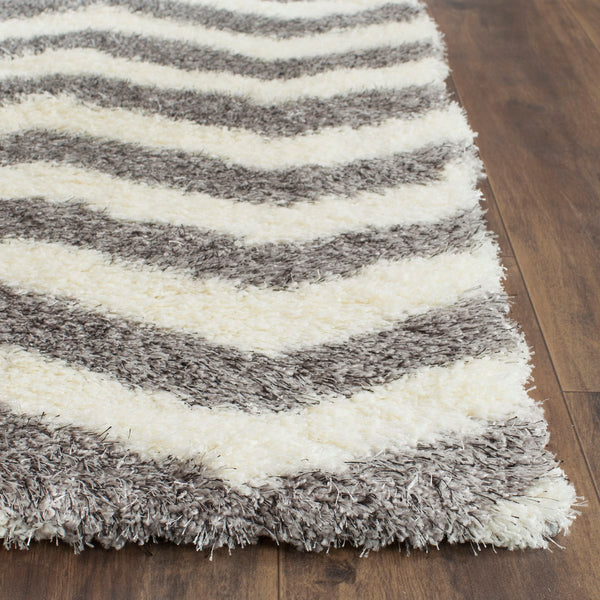 Safavieh Sgm Montreal SGM846 Power Loomed Rug