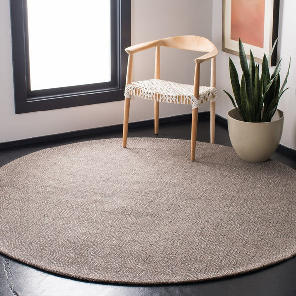 Southampton Hand Woven Rug - Luxurious Polyester Pile, Perfect for Enhancing Any Home Decor Space