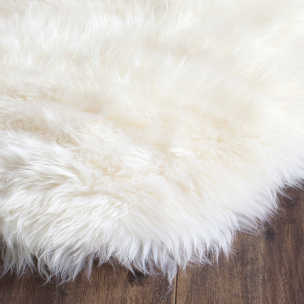 Safavieh Sheep SHS121 Natural Skin Rug