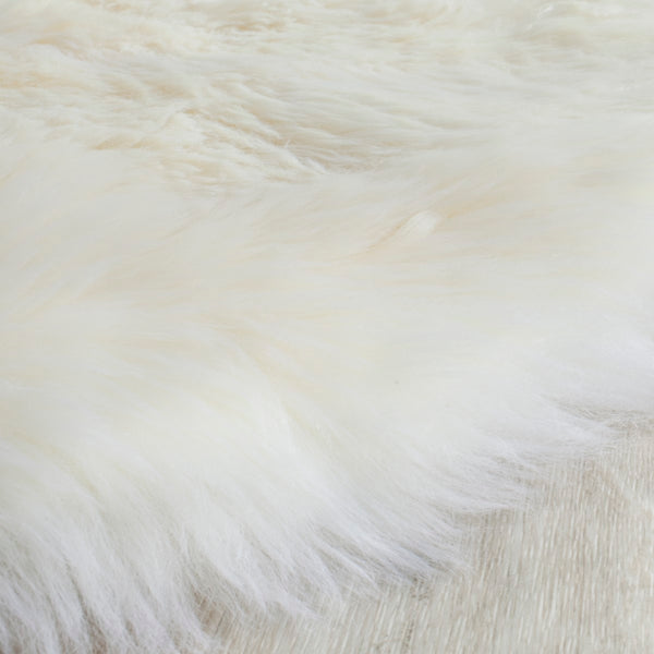 Safavieh Sheep SHS121 Natural Skin Rug