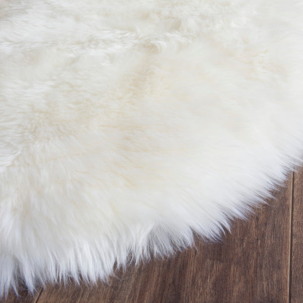 Safavieh Sheep SHS121 Natural Skin Rug