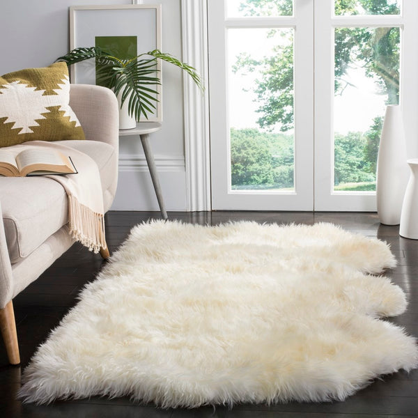 Safavieh Sheep Skin 211 Hand Woven Sheep Skin Rug SHS211A-24