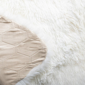 Safavieh Sheep Skin 211 Hand Woven Sheep Skin Rug SHS211A-24