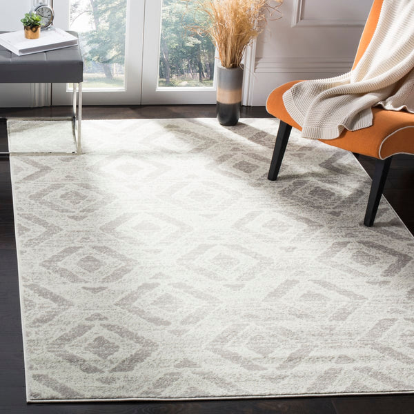 Safavieh Skyler SKY190 Power Loomed Rug