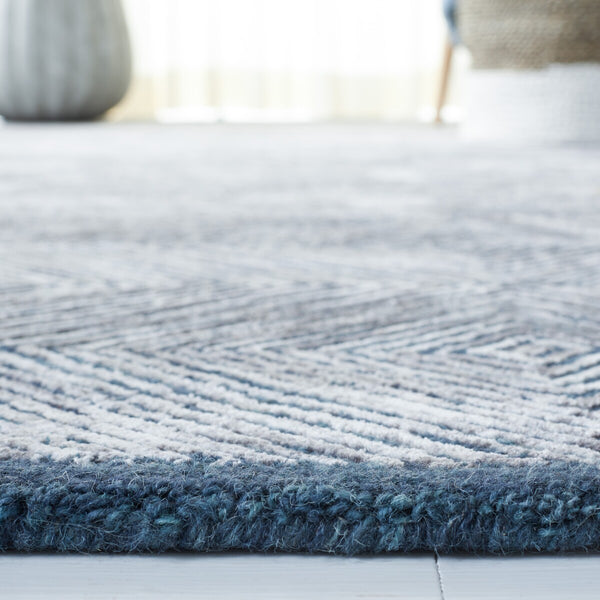 Soho 176 Hand Tufted 45% Viscose, 35% Wool, 20% Cotton Contemporary Rug Dark Grey / Ivory 45% Viscose, 35% Wool, 20% Cotton SOH176F-4