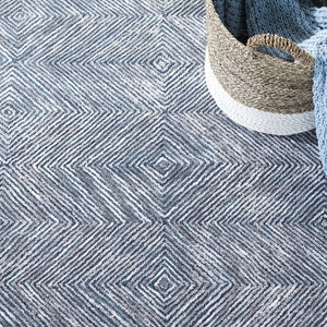 Soho 176 Hand Tufted 45% Viscose, 35% Wool, 20% Cotton Contemporary Rug Dark Grey / Ivory 45% Viscose, 35% Wool, 20% Cotton SOH176F-4