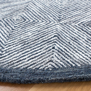 Soho 176 Hand Tufted 45% Viscose, 35% Wool, 20% Cotton Contemporary Rug Dark Grey / Ivory 45% Viscose, 35% Wool, 20% Cotton SOH176F-4