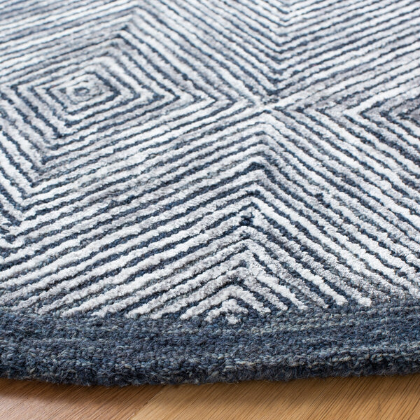 Soho 176 Hand Tufted 45% Viscose, 35% Wool, 20% Cotton Contemporary Rug Dark Grey / Ivory 45% Viscose, 35% Wool, 20% Cotton SOH176F-4