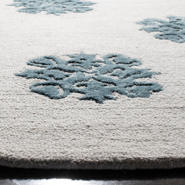 Safavieh Soho SOH213 Hand Tufted Rug