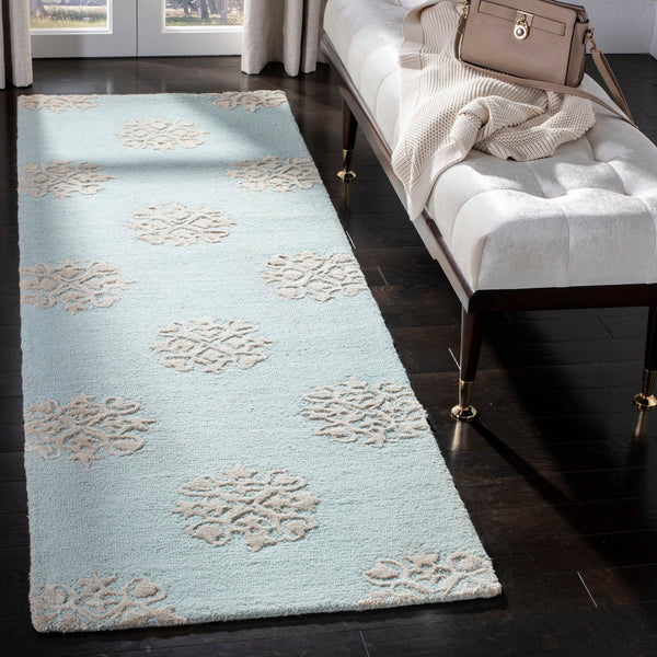 Safavieh Soho SOH213 Hand Tufted Rug