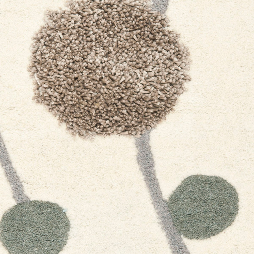 Safavieh Soho SOH249 Hand Tufted Rug