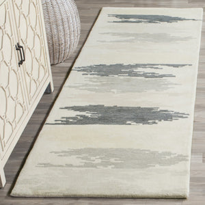 Safavieh Soho 336 Hand Tufted Wool and Viscose Rug SOH336A-2