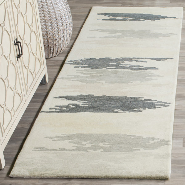 Safavieh Soho 336 Hand Tufted Wool and Viscose Rug SOH336A-2