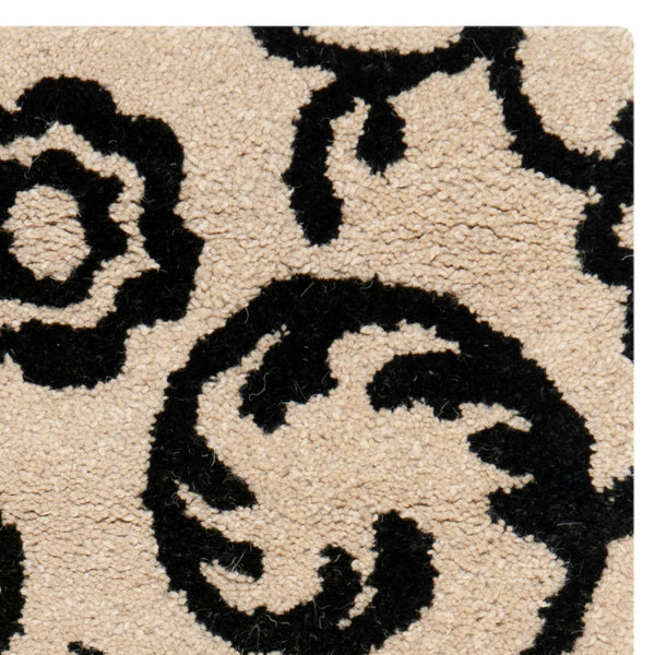 Safavieh Soho SOH415 Hand Tufted Rug