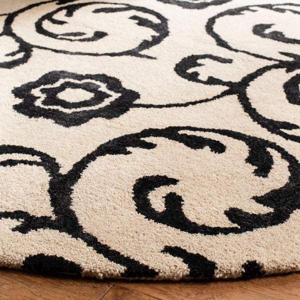 Safavieh Soho SOH415 Hand Tufted Rug