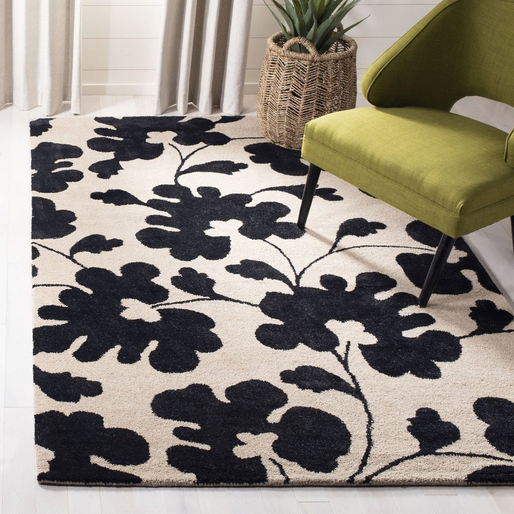 Safavieh Soho SOH419 Hand Tufted Rug