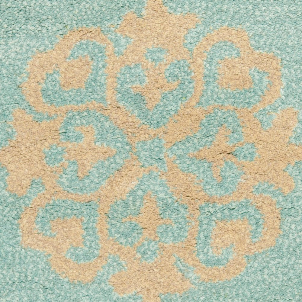 Safavieh Soho SOH424 Hand Tufted Rug