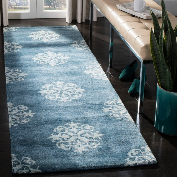 Soho Soh424  Hand Tufted 100% Wool Pile Rug Blue