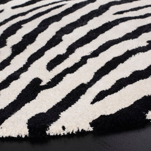 Safavieh Soho SOH434 Hand Tufted Rug