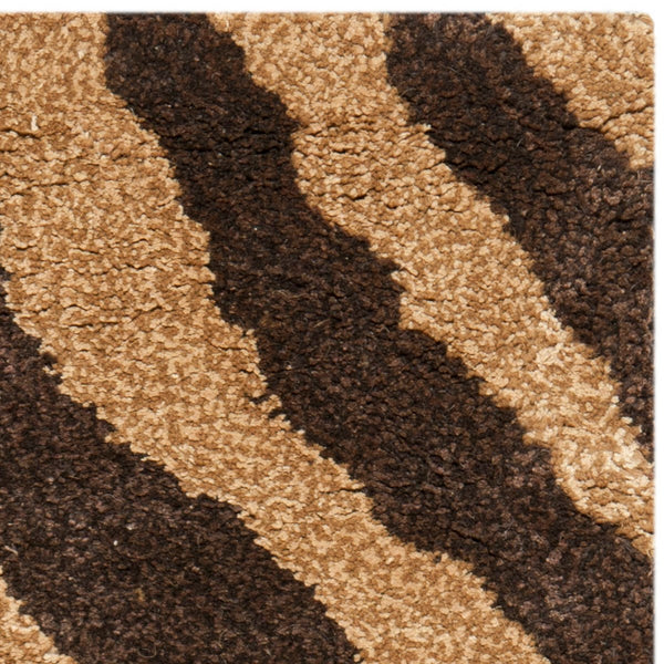 Safavieh Soho SOH434 Hand Tufted Rug