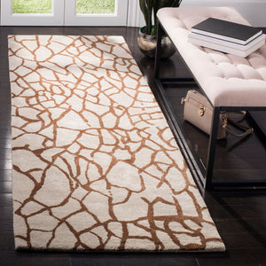 Safavieh Soho SOH437 Hand Tufted Rug